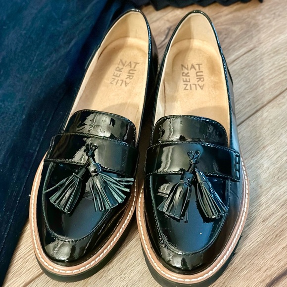 Naturalizer patent leather loafers - Picture 3 of 5